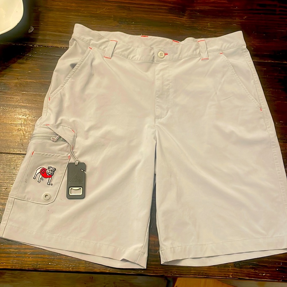 Columbia PFG short light gray with Georgia Bulldog